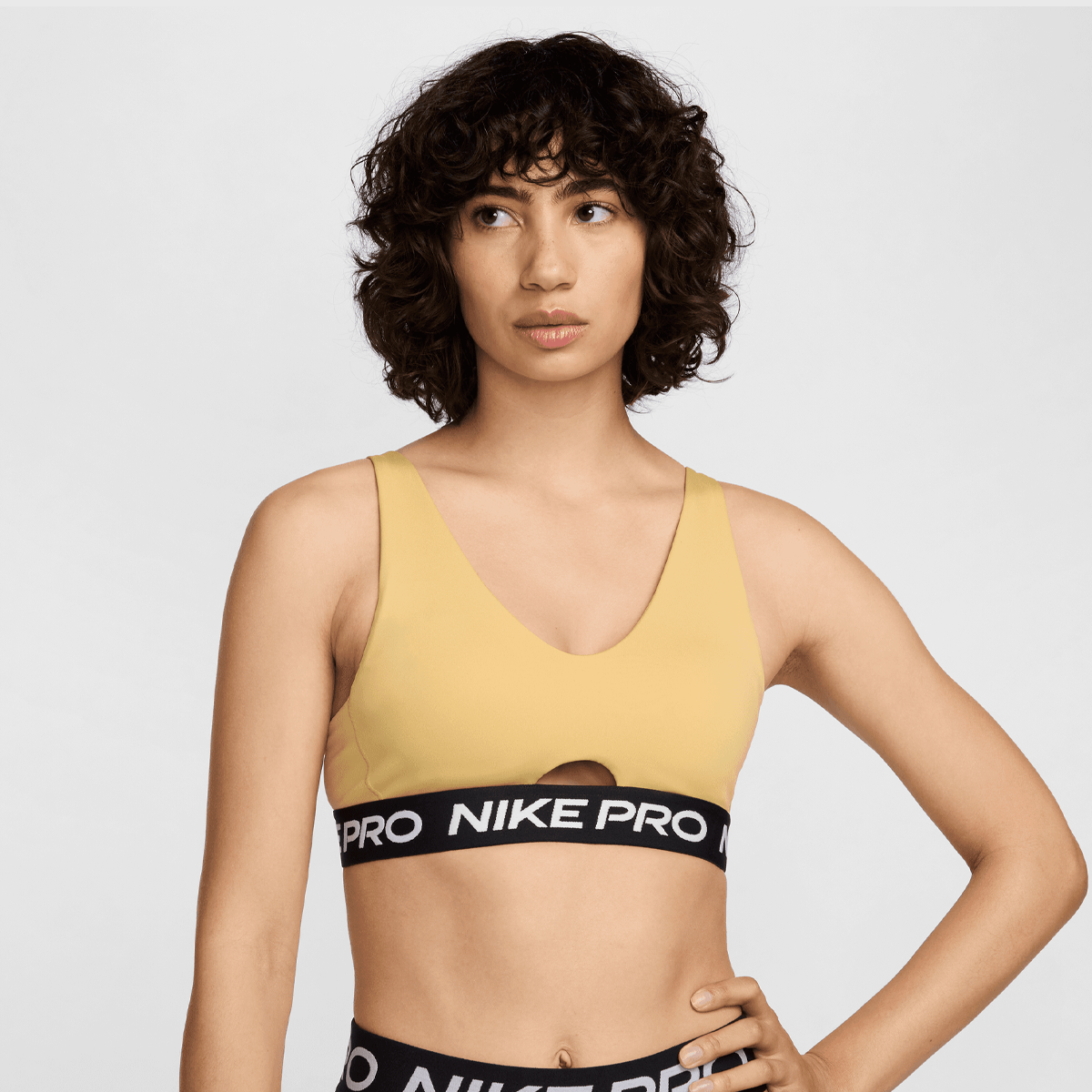 W NP INDY PLUNGE BRA SW saturn gold/white, NIKE, Apparel, saturn gold/white, taille: XS