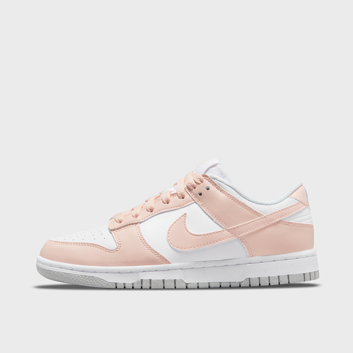 WMNS Dunk Low Next Nature, NIKE, Footwear, white/pale coral, taille: 37.5
